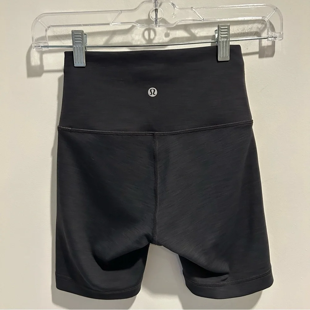 Lululemon Wunder Train High-Rise Short 6” in Heathered Graphite Grey Size 2